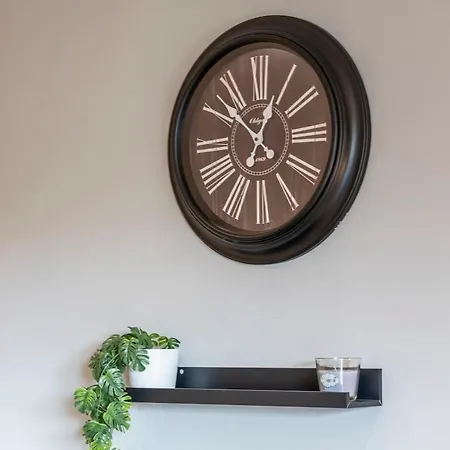 Luxury Centre - Balcony - Sleeps 8 *